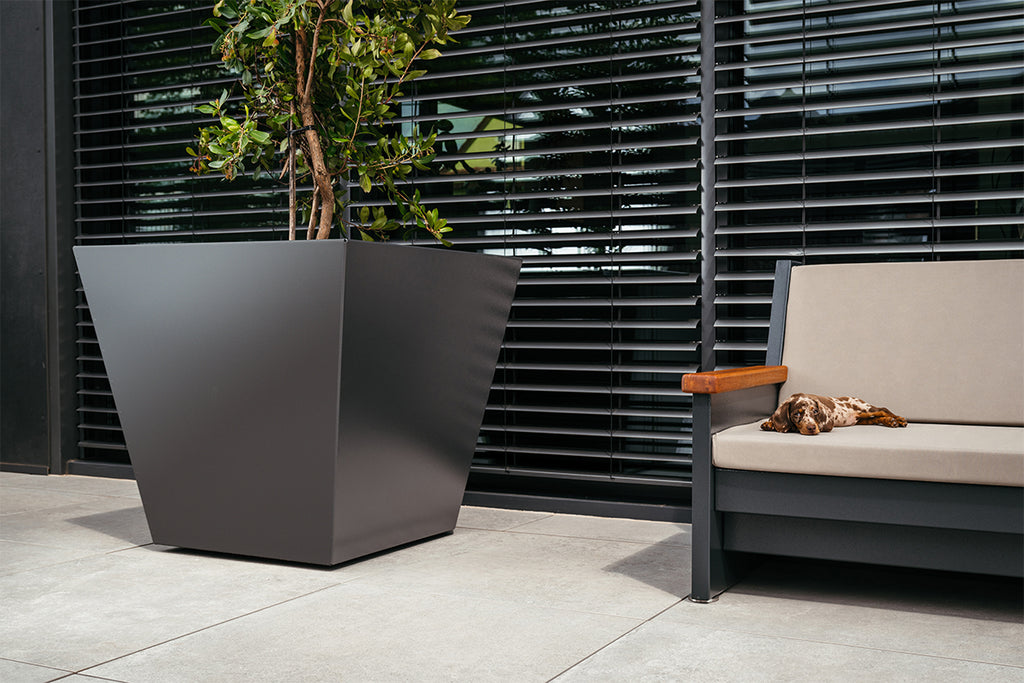 erzbube – Outdoor Design -Pflanzbehälter aus Alu, witterungsbeständig